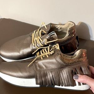 Pepa Shu Shop Sneaker